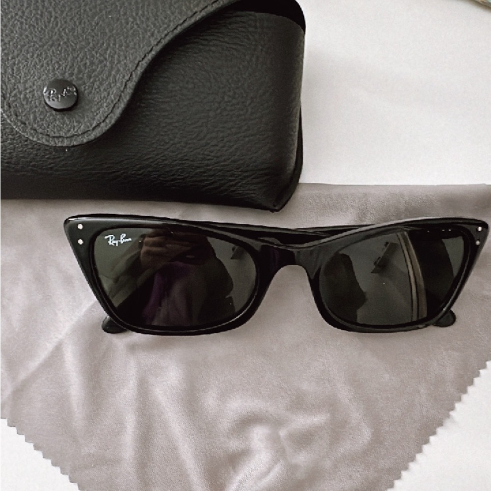 Ray Bank Lady Burbank Women’s Sunglasses
